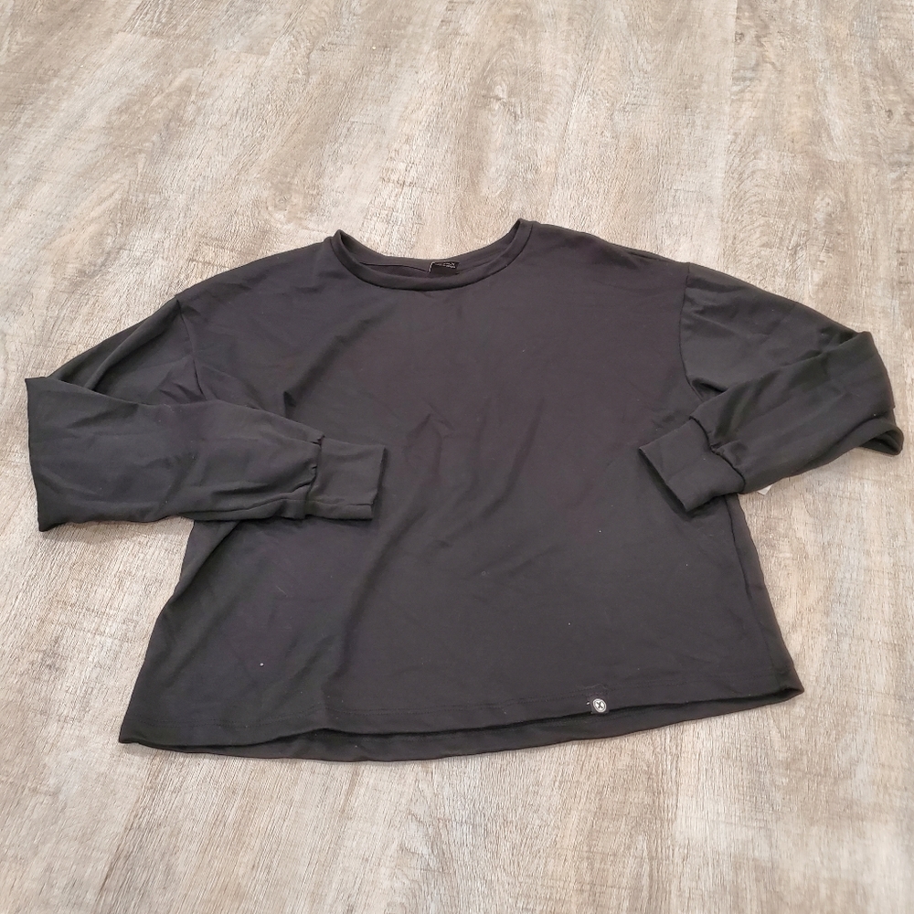 NWT CircleX Black Long Sleeve Top Size XS